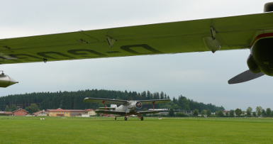 Auf dem Flugplatz